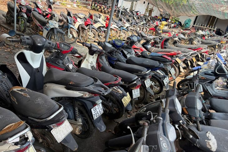 Tài sản là tang vật, phương tiện vi phạm hành chính bị tịch thu. Lô 301 phương tiện được xác lập quyền sở hữu toàn dân theo Quyết định từ số 313/QĐ-TT đến số 608/QĐ-TT ngày 28/4/2026 của Phòng Cảnh sát Giao thông, Công an thành phố Đà Nẵng và các Quyết định số 09/QĐ-TT, 17/QĐ-TT, 18/QĐ-TT, 20/QĐ-TT, 22/QĐTT ngày 30/11/2024 của Công an huyện Tiên Phước, Công an tỉnh Quảng Nam (cũ) về tịch thu tang vật, phương tiện vi phạm hành chính
